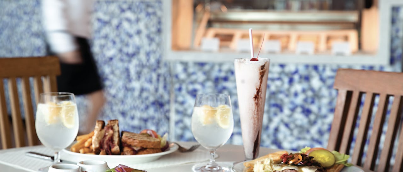 Avslappet stil på Waves Grill