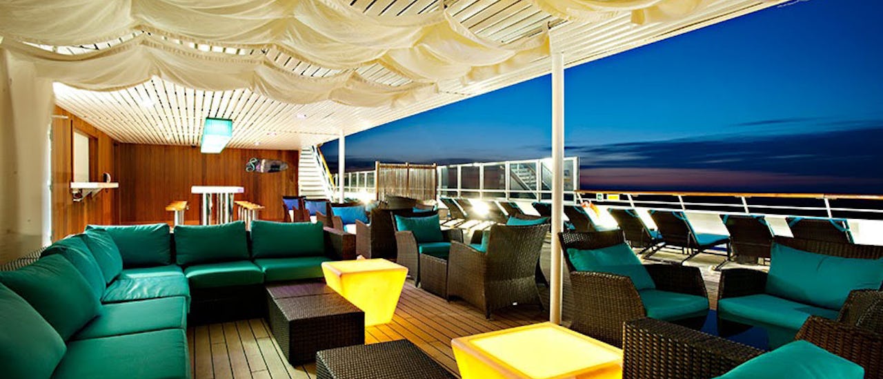 Henge ved bassengdekket