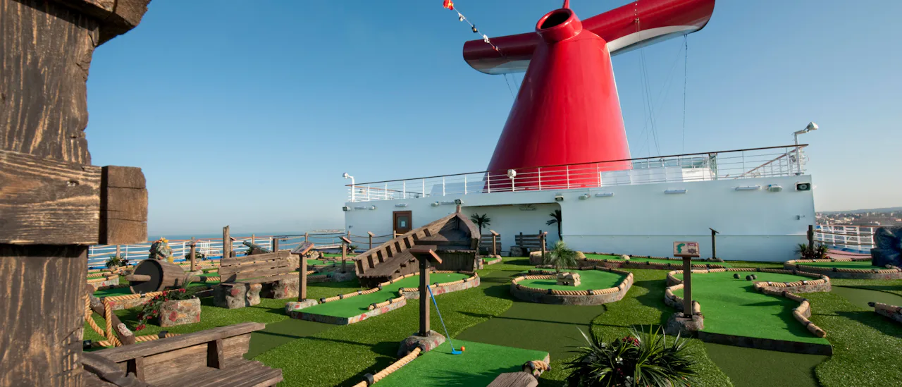 9-hulls minigolfbane