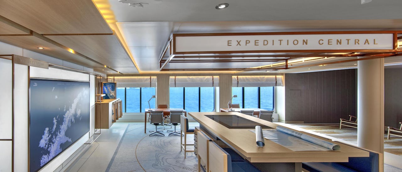 Expedition Central Desk