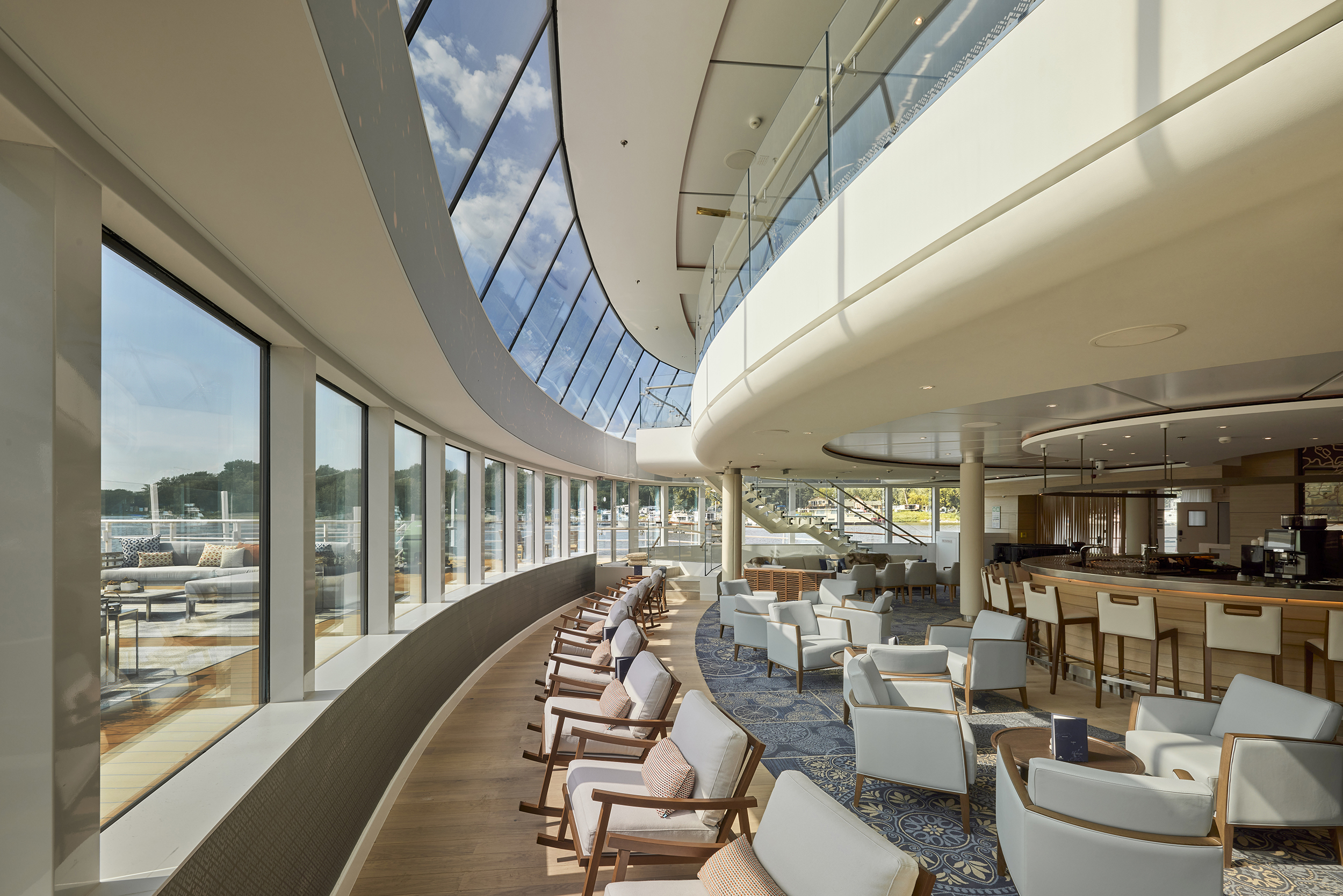 Sollys i Explorers Lounge
