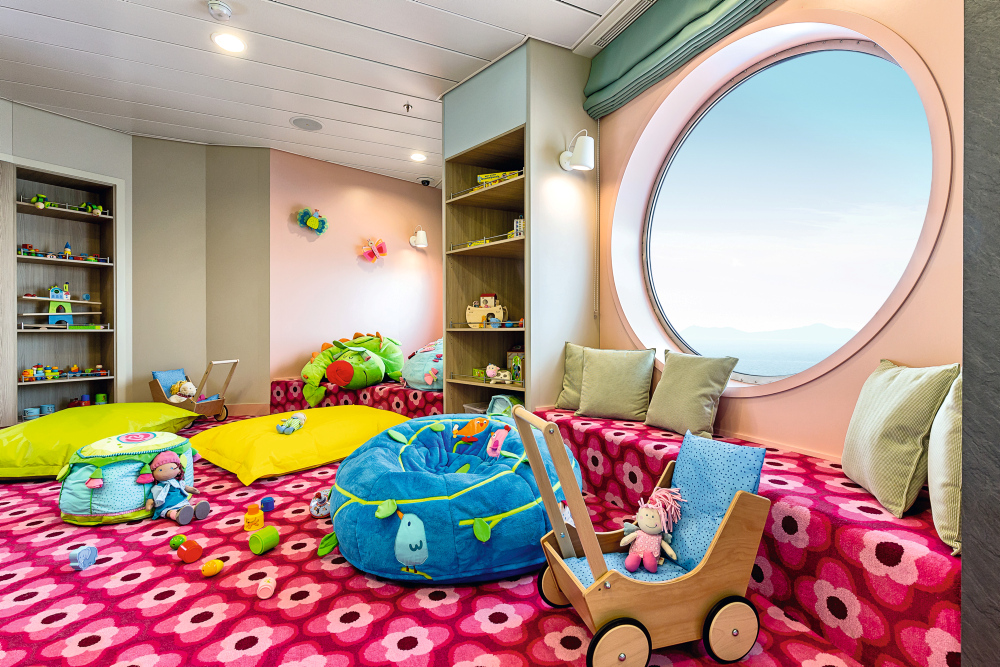 Babyrommet tilbyr en spesiell plass for voksne og unge gjester til å leke å være sammen
