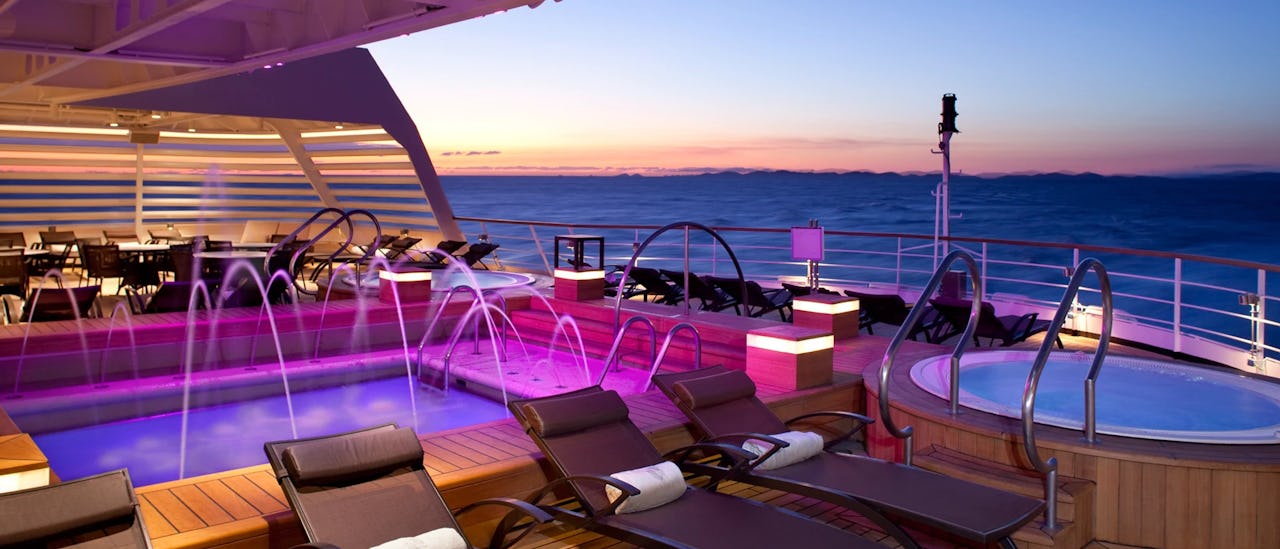 Varm vind på bassengdekket