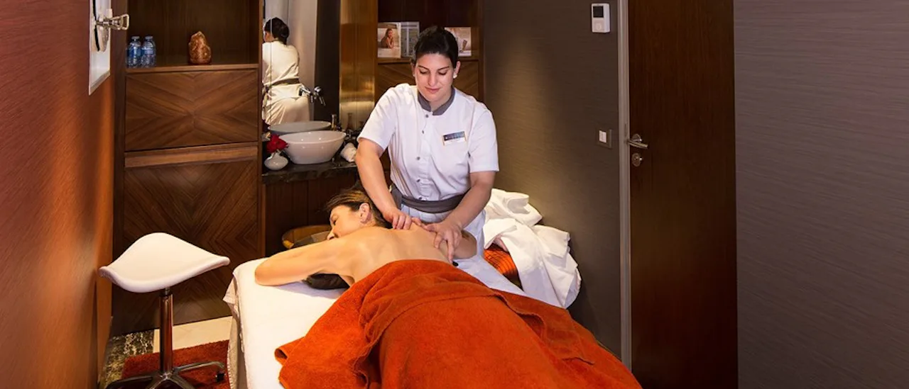 Unn deg selv en deilig massasje på vårt spa.