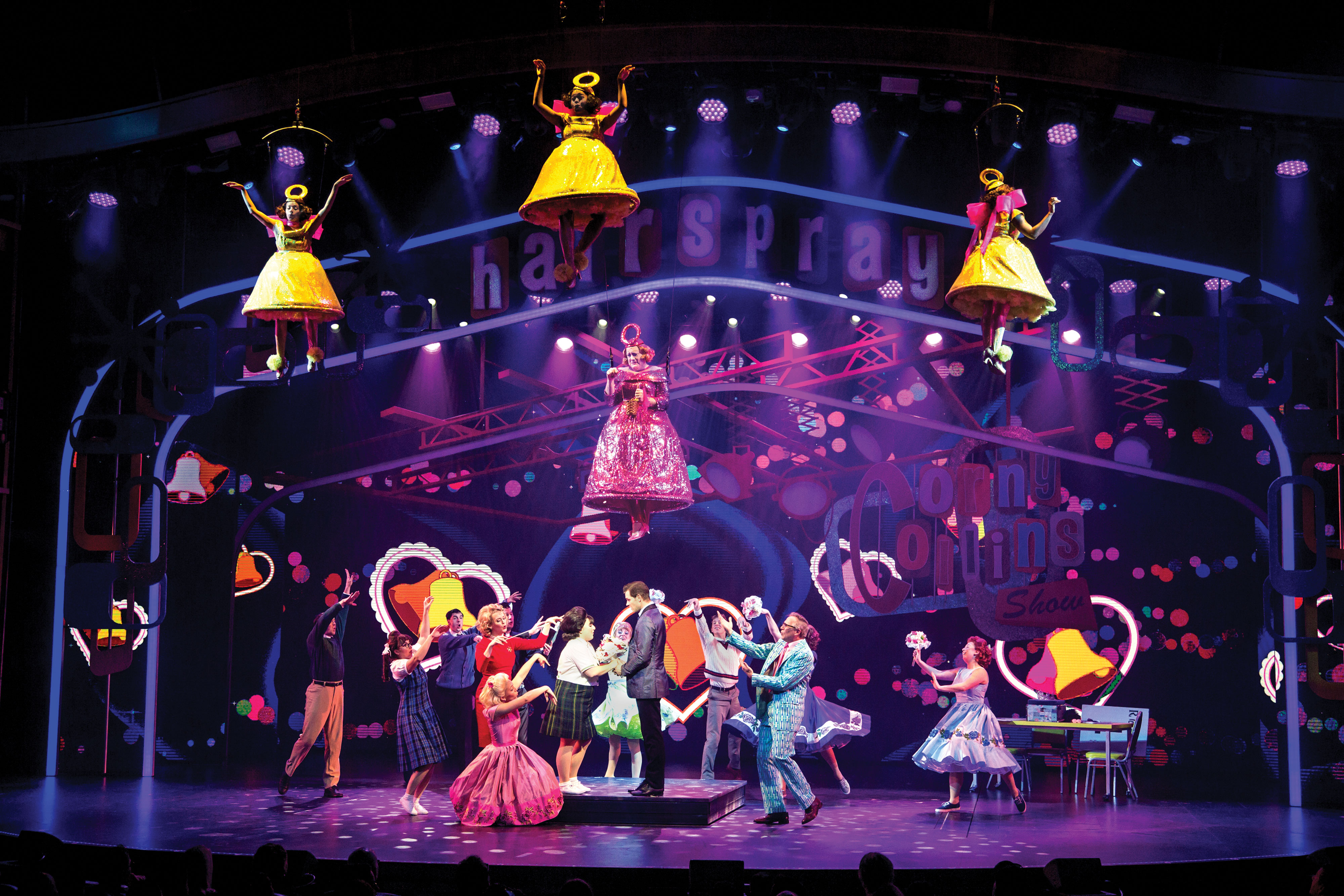 Se et 90 minutters påkostet sett av musikalen Hairspray