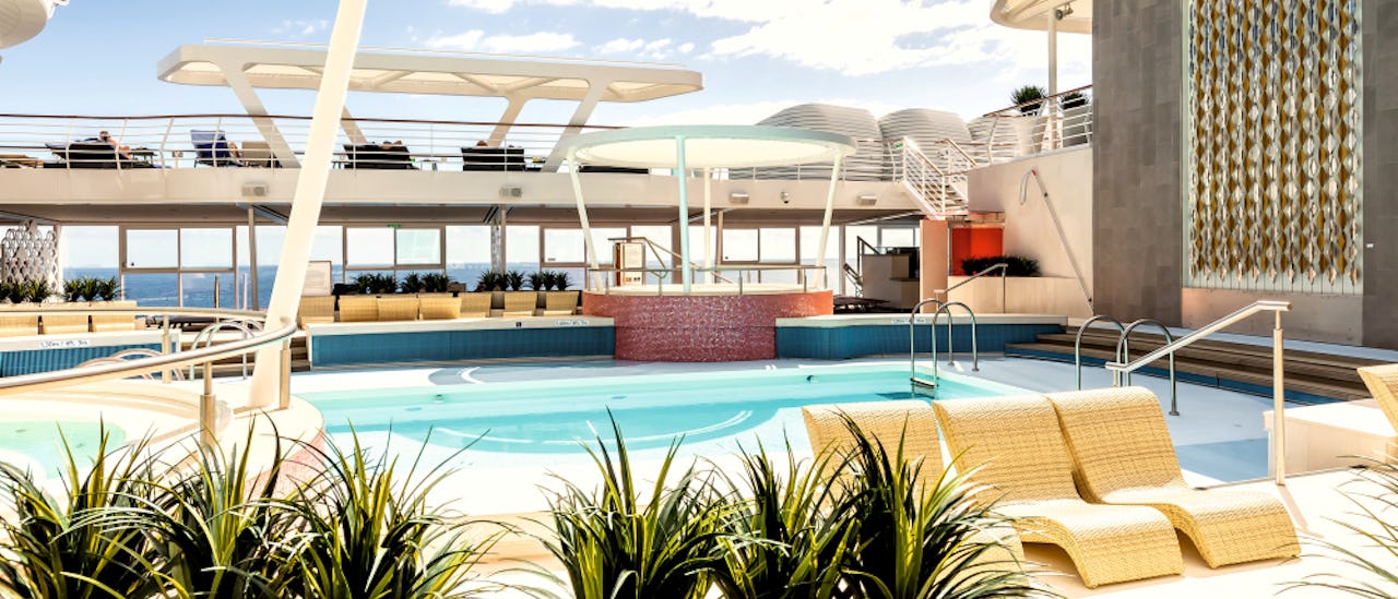 The outdoor area around the lagoon invites you to pure relaxation