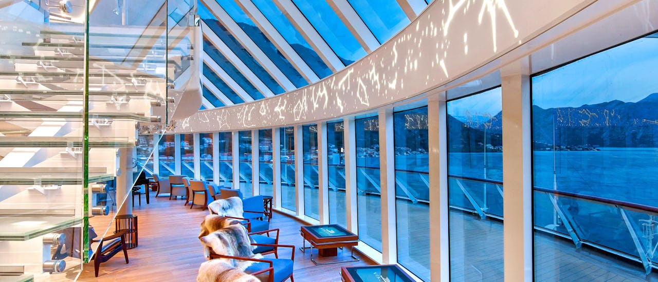 Nyt utsikten fra Observation Lounge.