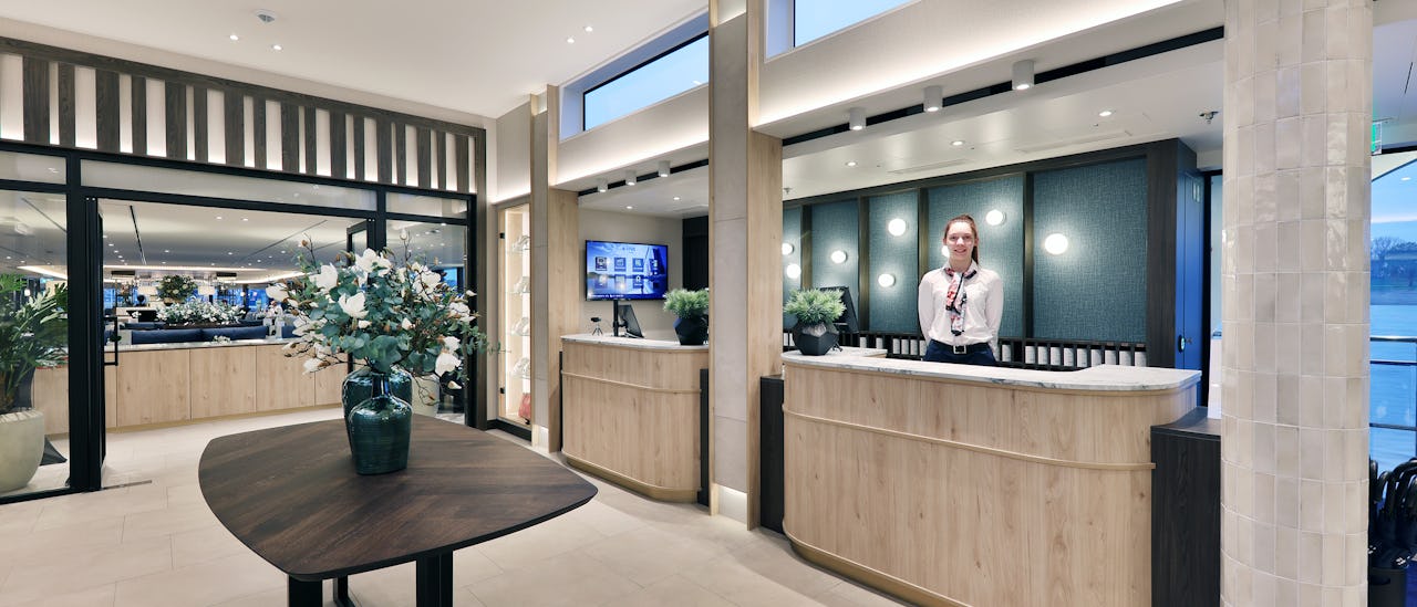 Her i lobbyen blir du tatt godt i mot.