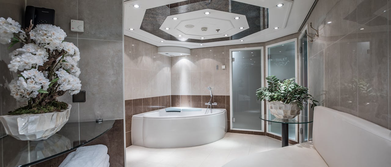 Unn deg en avslappende massage på spa!