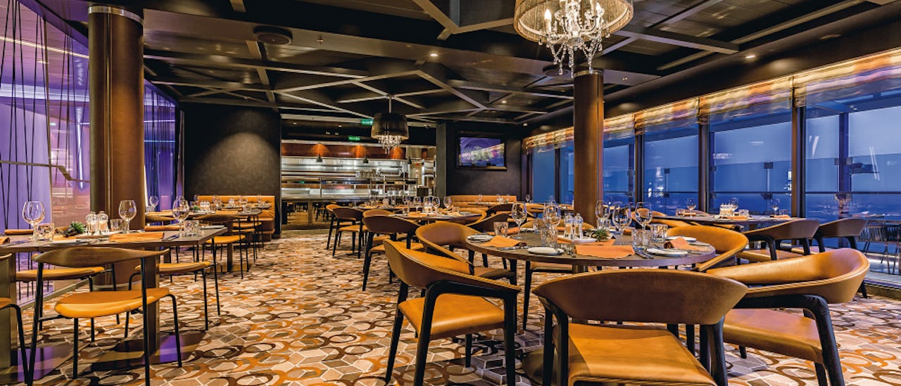 Nyt smakfulle grillretter fra land og hav à la carte på Surf & Turf Steakhouse