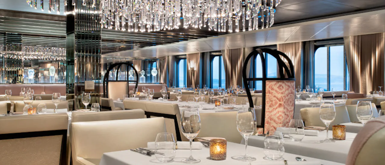 Vakre Normandie er en franskinspirert restaurant hvor du kan nyte middag om kvelden