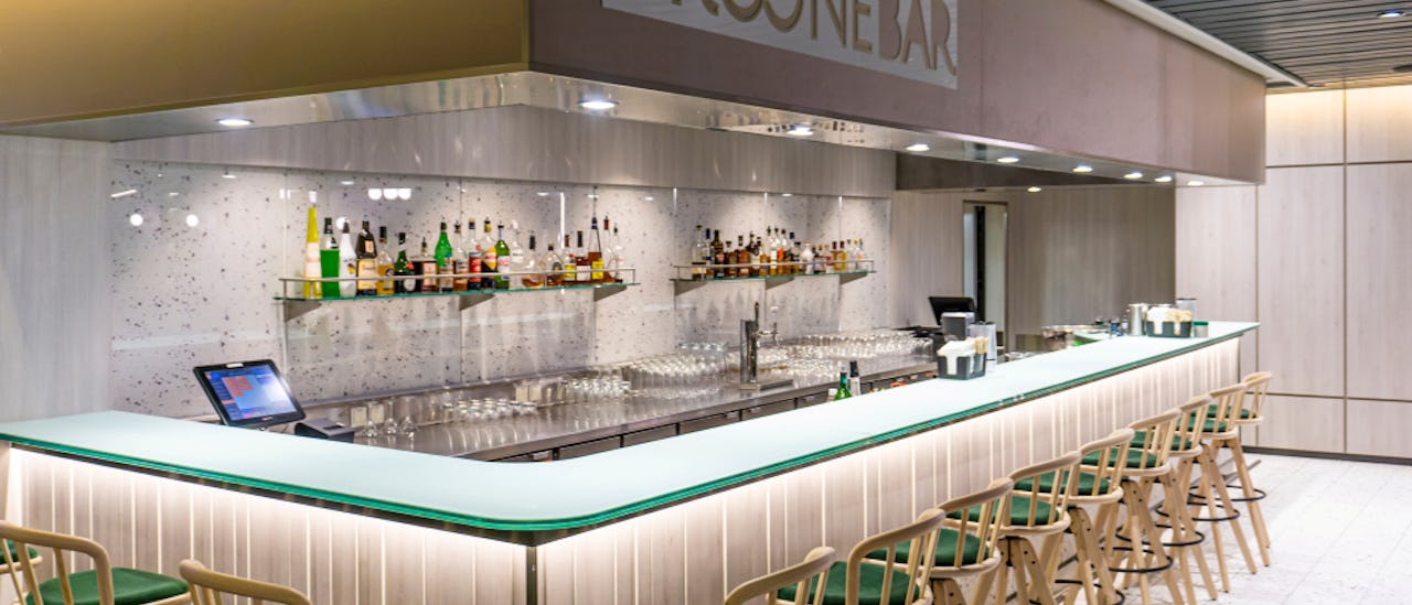 The Grööne Bar is the perfect place for a pre or post-theatre drink