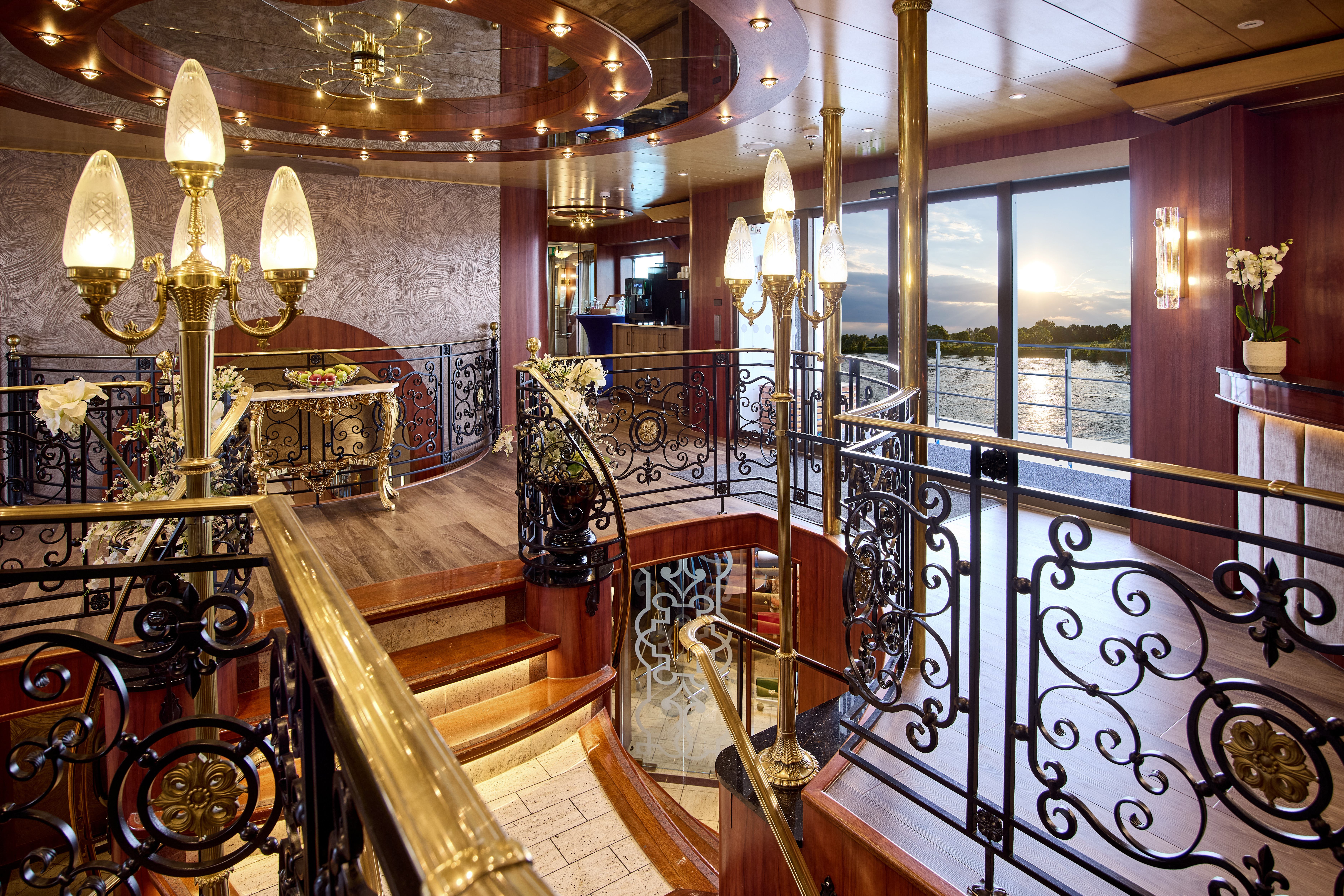 Du blir tatt godt i mot i vår vakre lobby