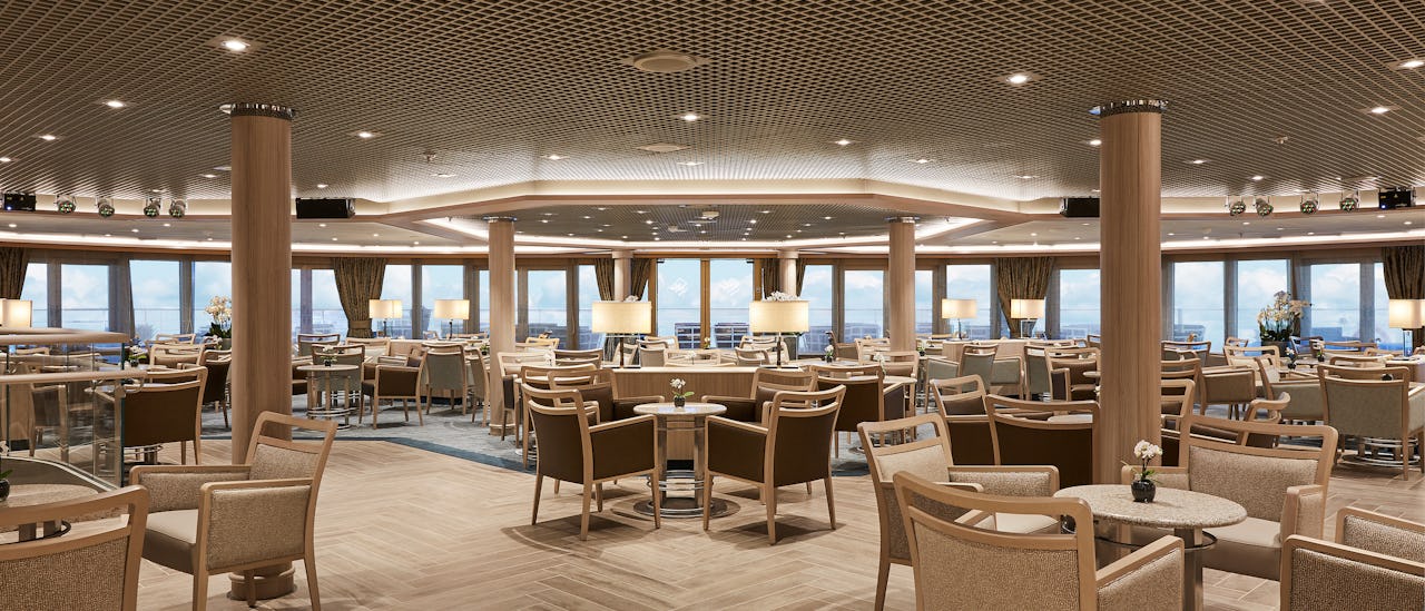 Lytt til de milde tonene fra en pianist i Panorama Lounge.