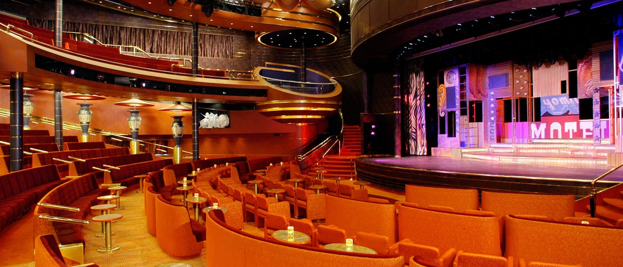 Las Vegas-inspirerte show i teateret.