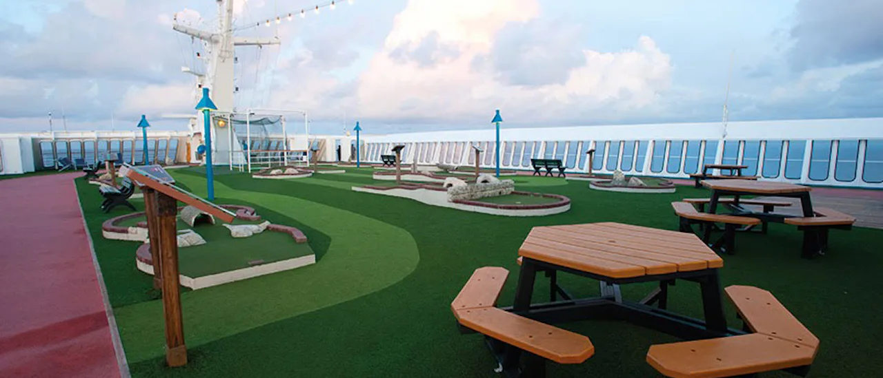 9-hulls minigolfbane