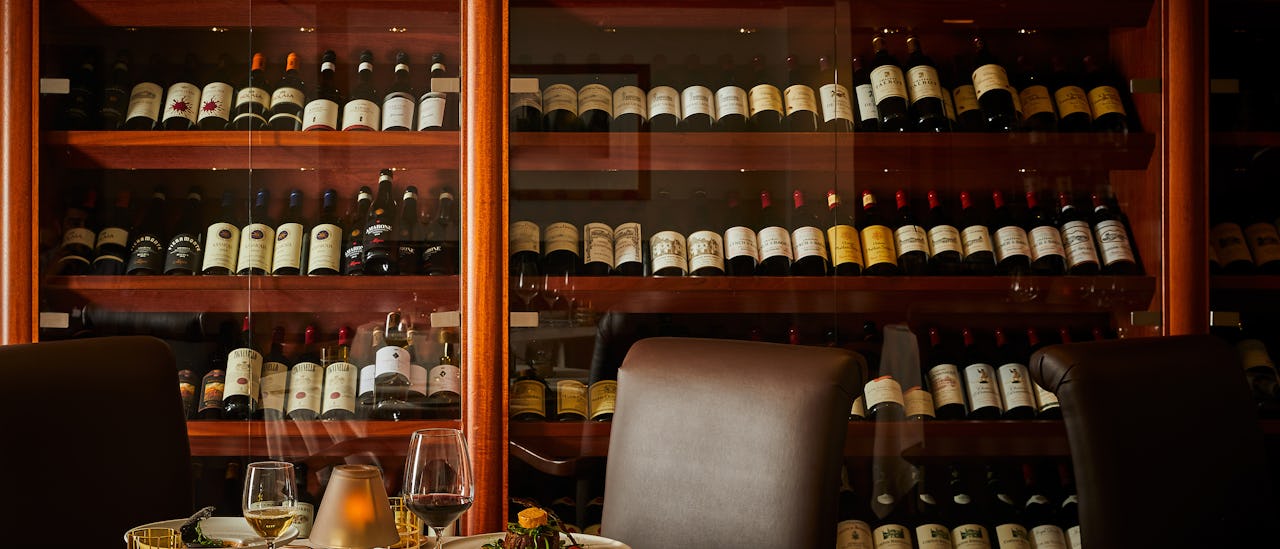 La Dame har en meny med retter fra sesongen.