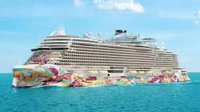 Cruiseskip fra Norwegian Cruise Line til sjøs