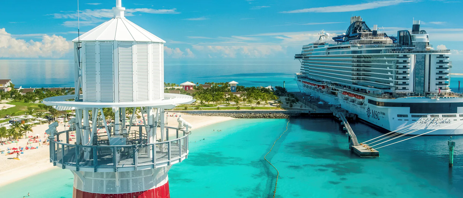 MSC i Karibien ved Bahamas ved flott strand og azurblått hav