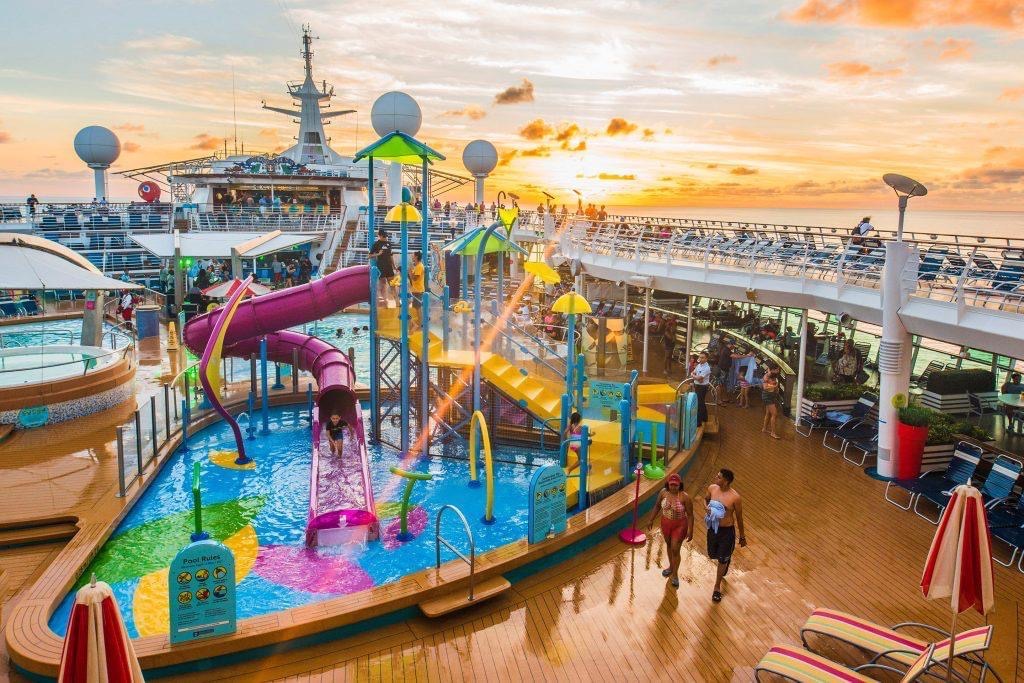 Oversikt over Royal Caribbean skip fra Voyager-klasse til Freedom og Oasis-klassen