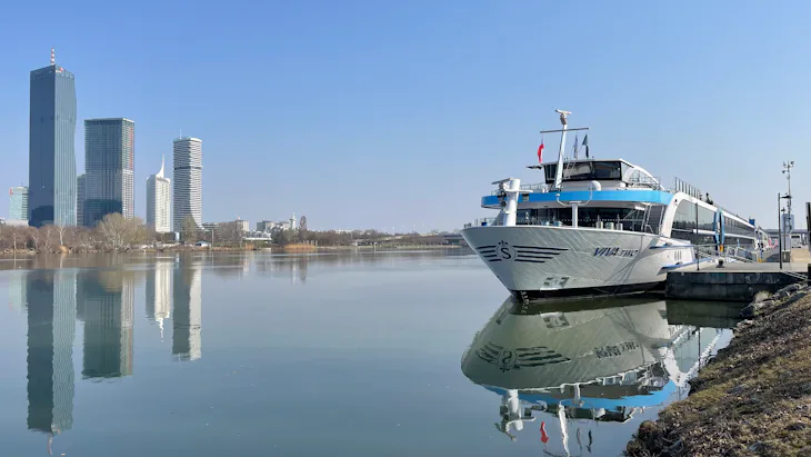 VIVA Cruises med VIVA Enjoy i Wien på Donau