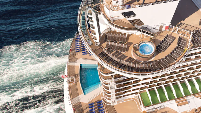 Cruiseskip i Middelhavet med ulike ruter og destinasjoner som viser forskjellen på valg av riktig cruise